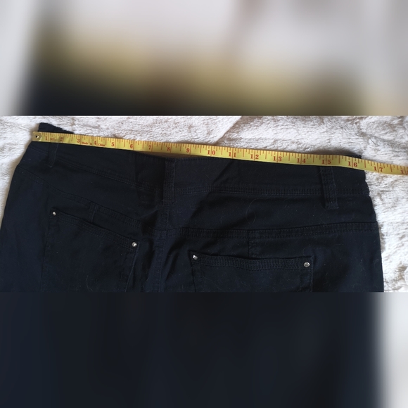 Style&Co Capri pants. Size 8. - Picture 9 of 10
